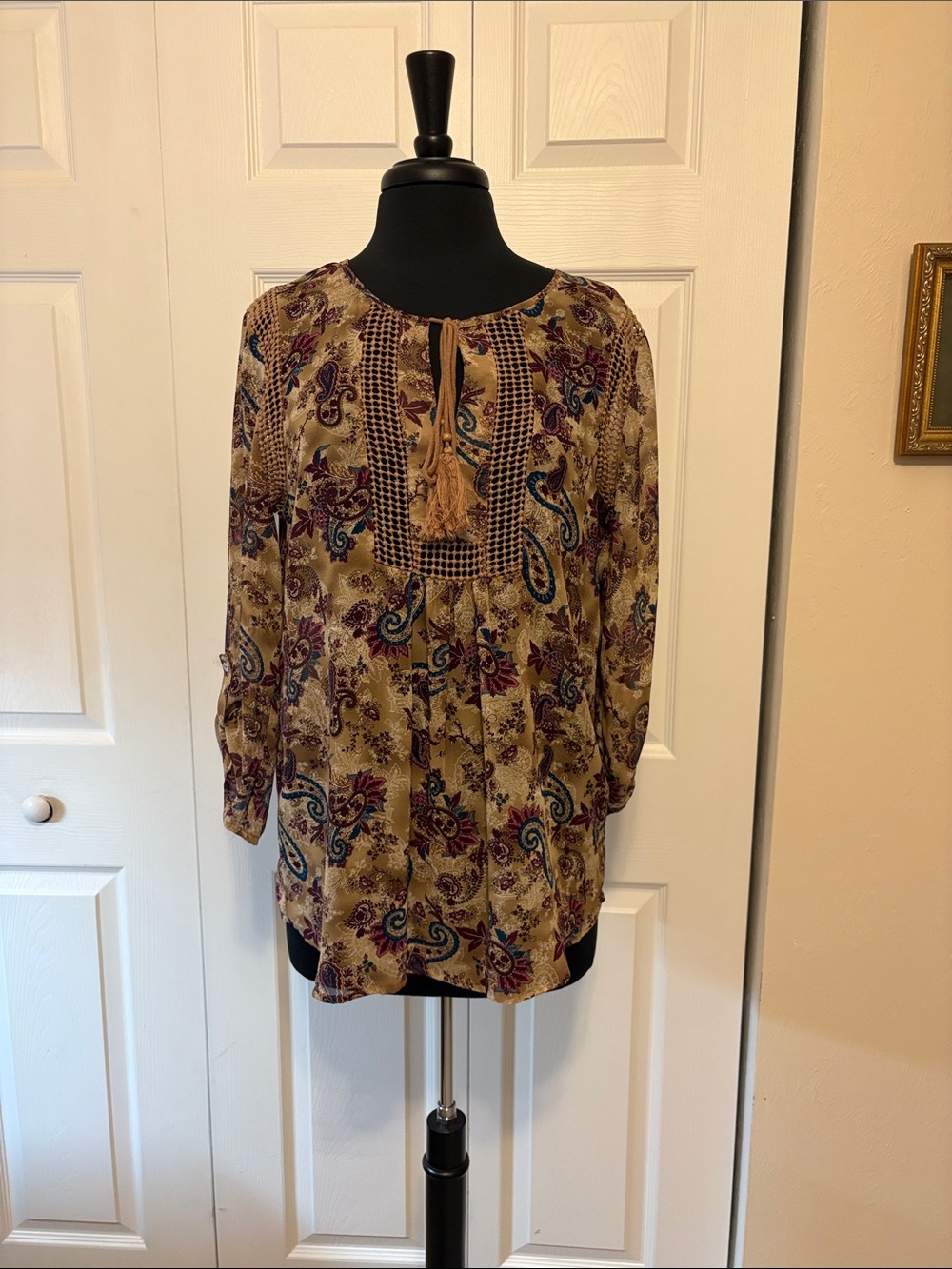NWOT Daniel Rainn Boho Paisley Crochet Yoke Tassel Blouse Tan Teal Medium